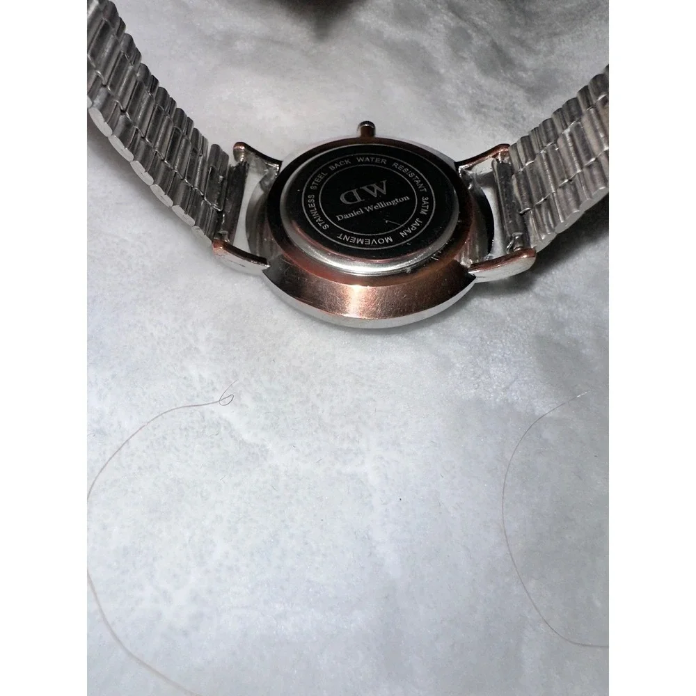 Daniel Wellington Watch Mens Silver Tone‎ Minimalist Classic Design